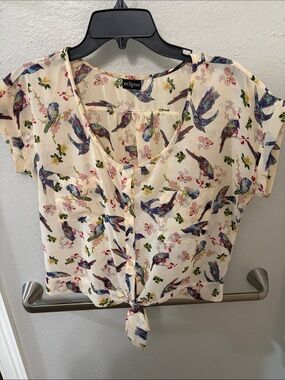 Eclipse Women's Cream Button-Front Tie-Hem Bird Print Top